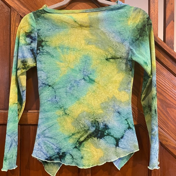 Long sleeve sheer asymmetrical mesh top - Picture 2 of 5